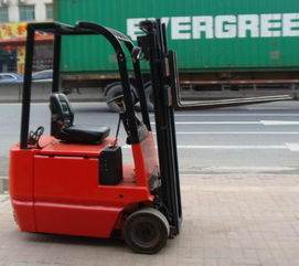廣州番禺區(qū)電動叉車租賃服務詳解 馳銘叉車設備公司提供沙灣、大石7米叉車出租